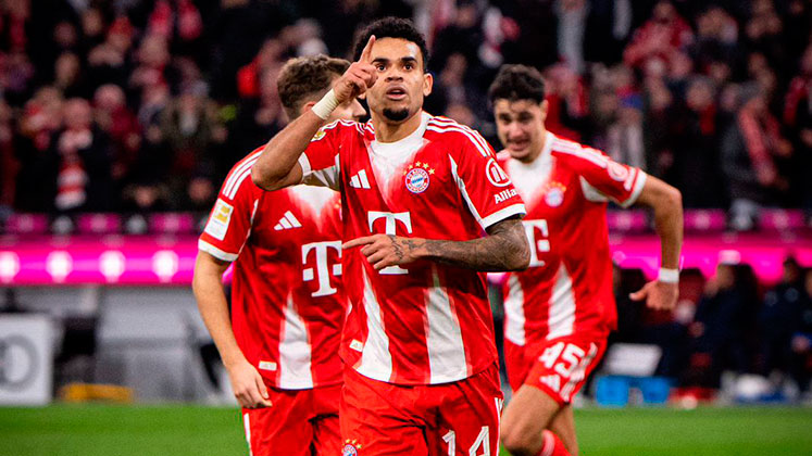 Luis Díaz participou em cinco golos numa única partida pelo FC Bayern München